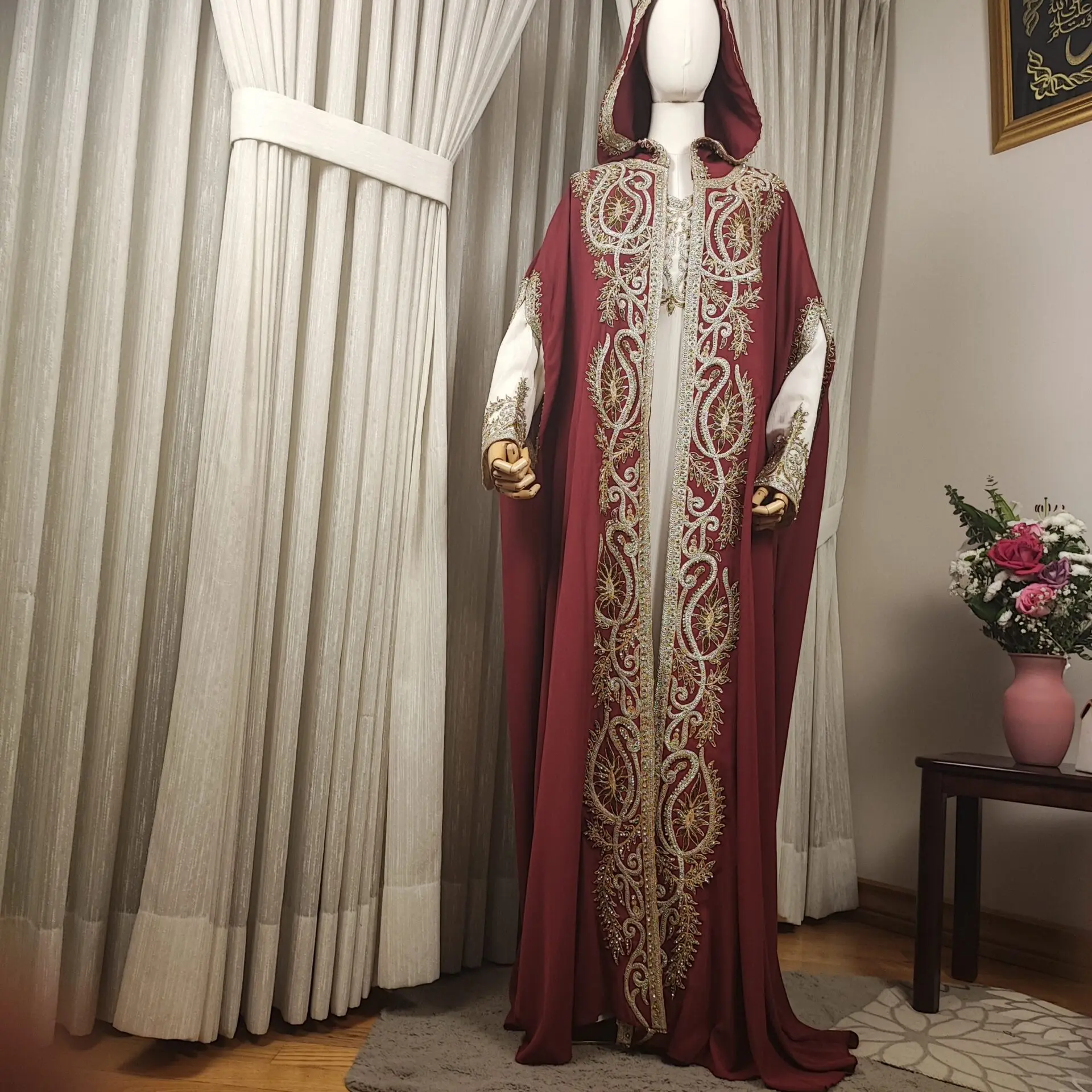 Kaftan - Moroccan Royal Elegance Hooded