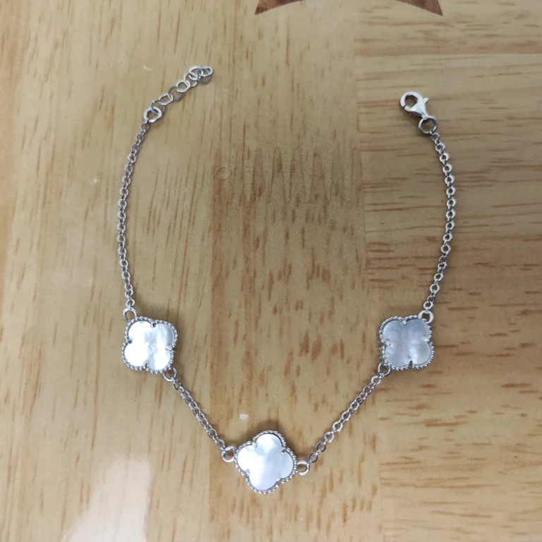 Luminous Clover Bracelet