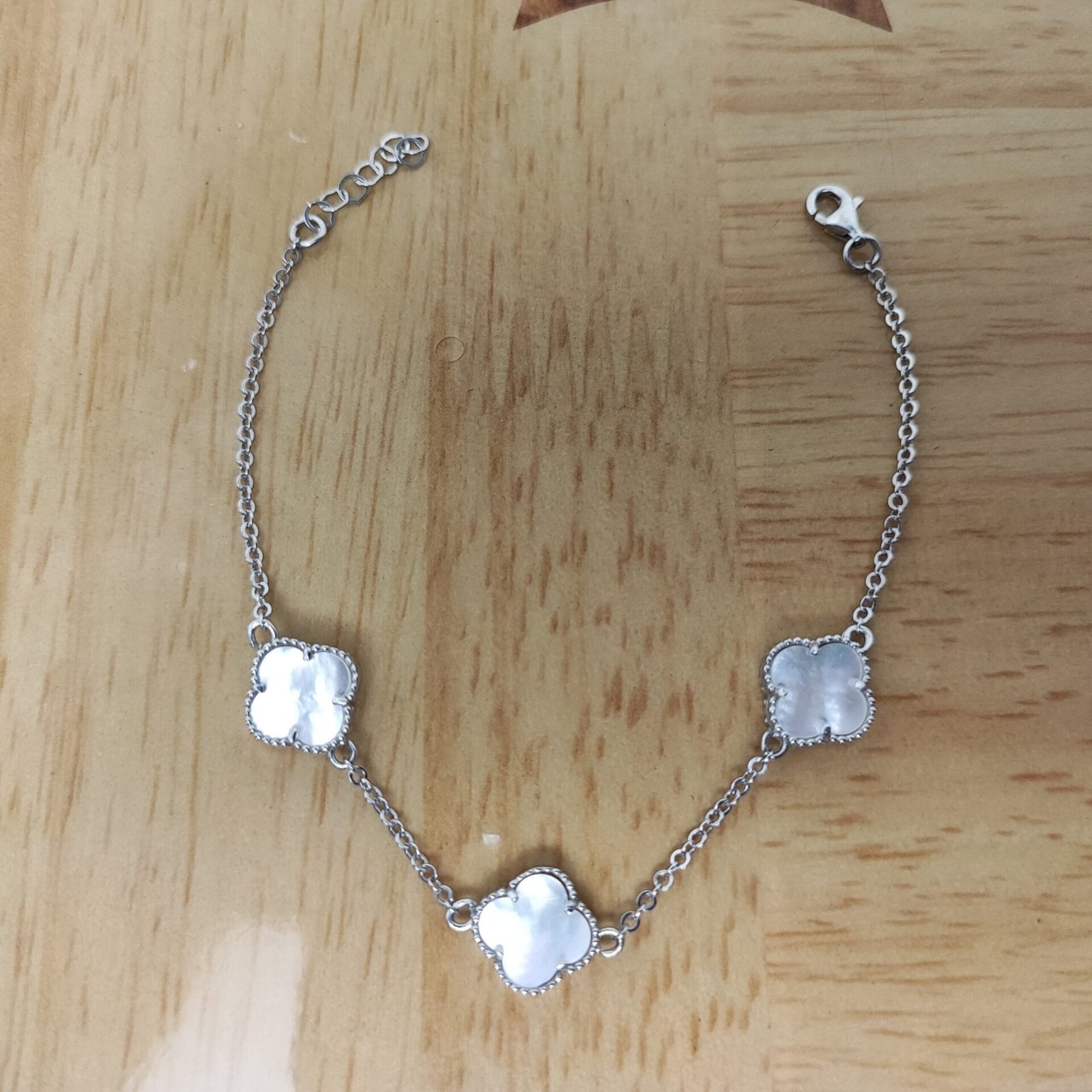 Luminous Clover Bracelet